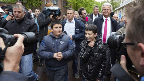 Wilders visits Schilderswijk