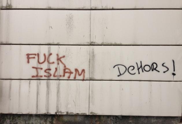 Crépy-en-Valois mosque graffiti