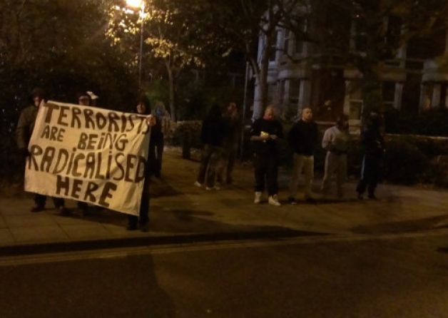 EDL protest outside Jami mosque